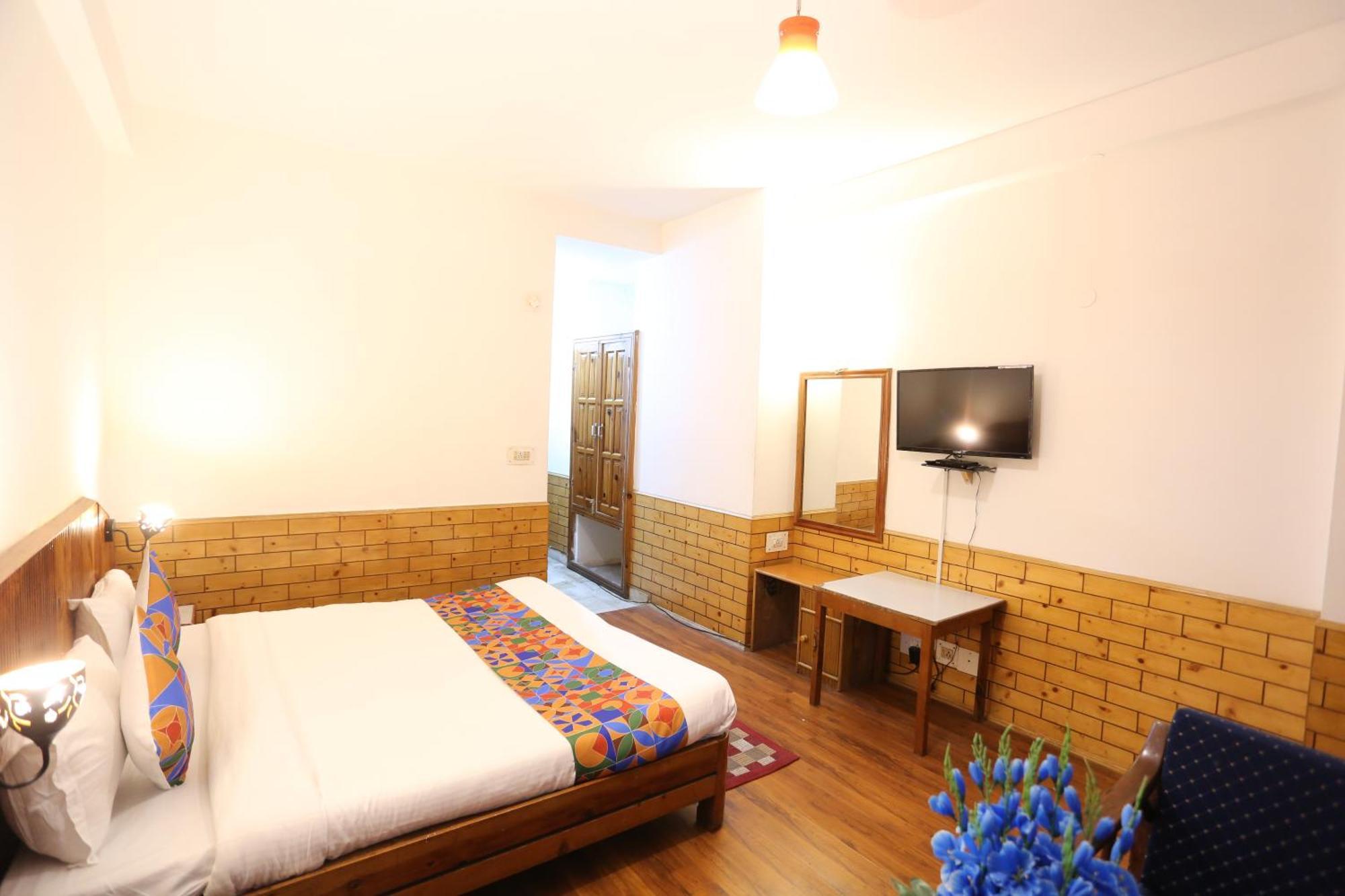 Hotel Surbhi Vashist Buitenkant foto