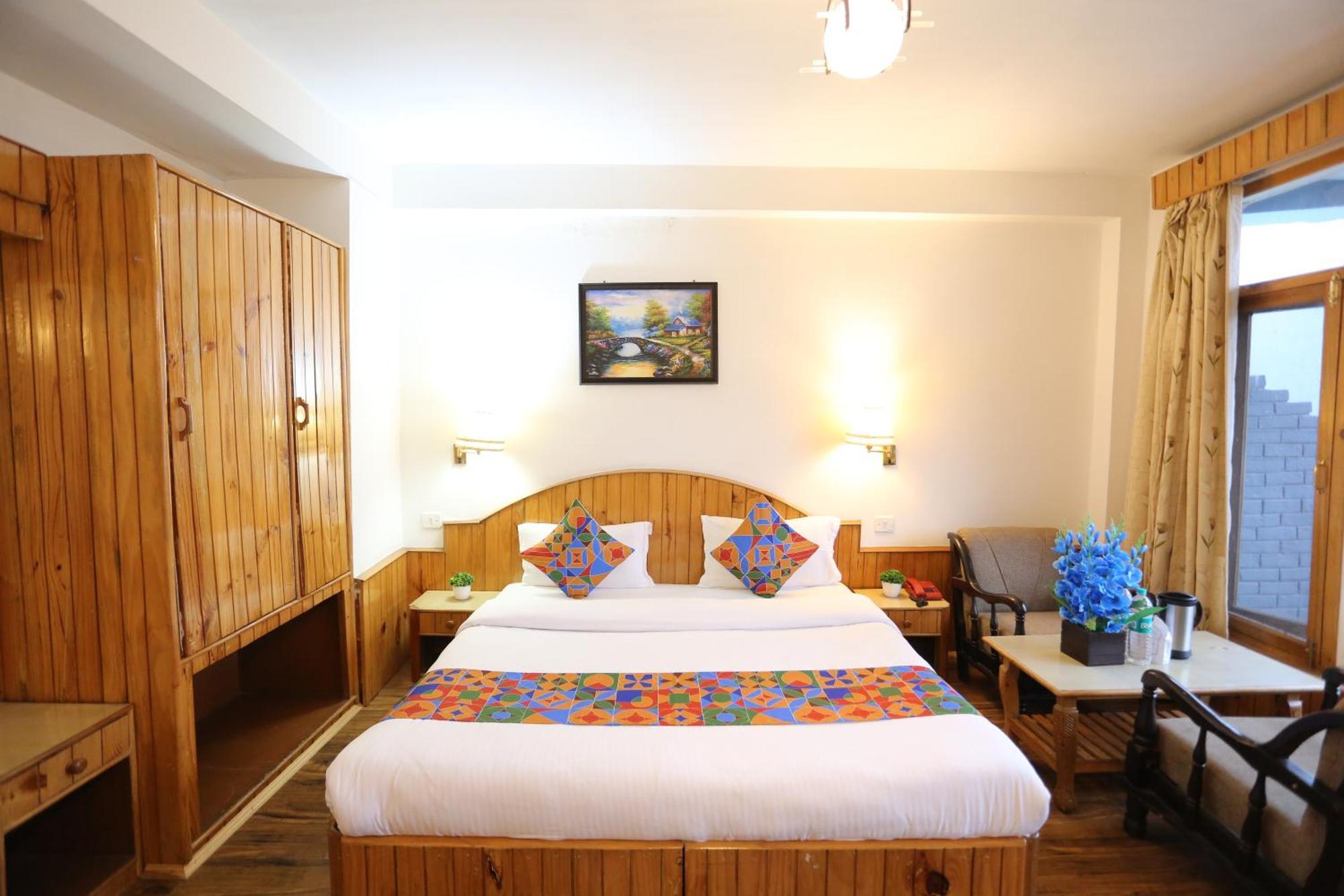 Hotel Surbhi Vashist Buitenkant foto