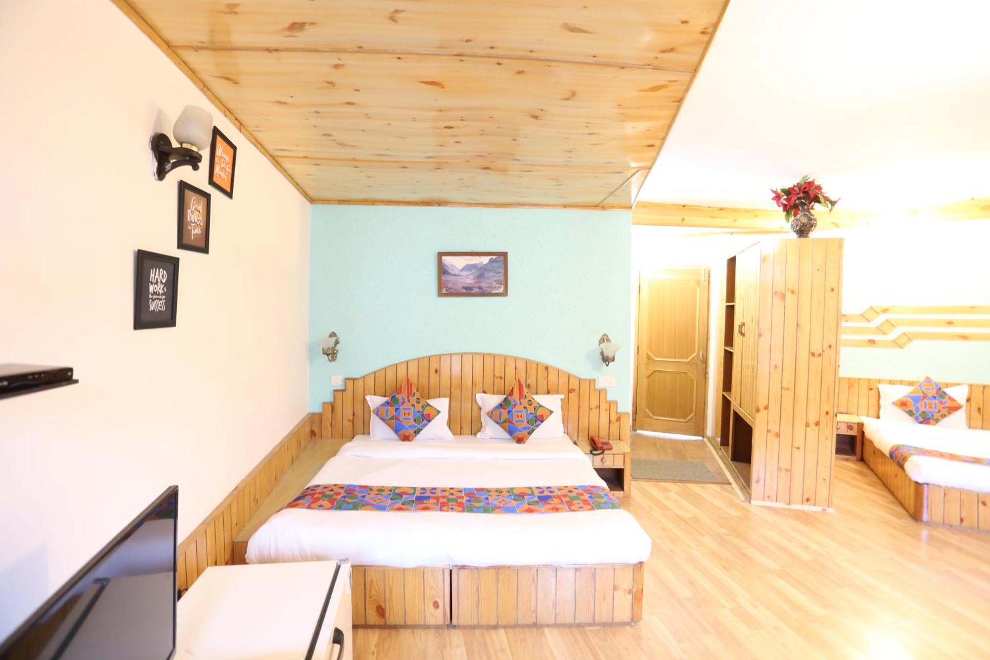 Hotel Surbhi Vashist Buitenkant foto
