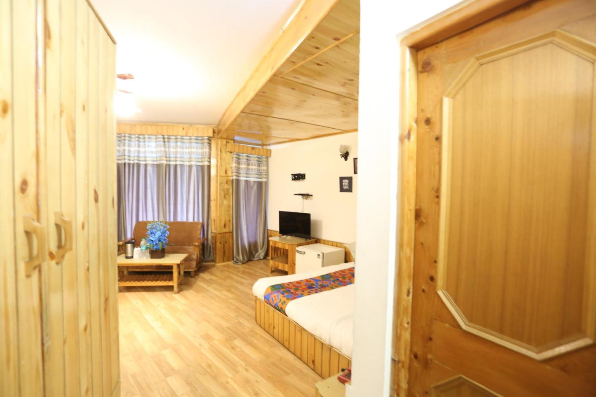 Hotel Surbhi Vashist Buitenkant foto