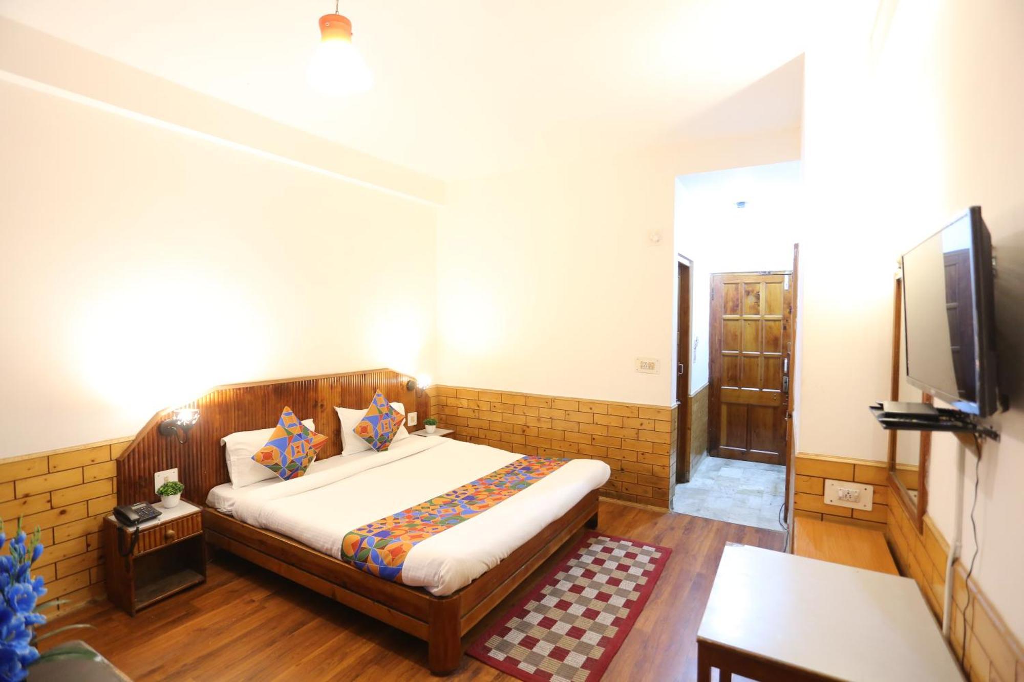 Hotel Surbhi Vashist Buitenkant foto